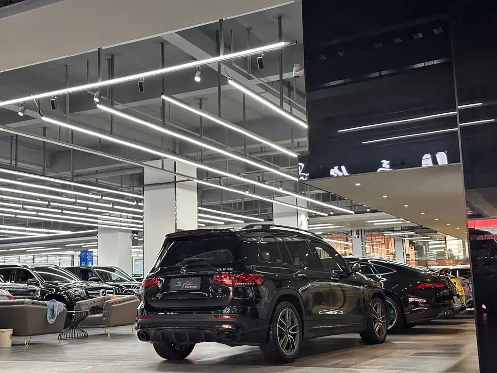 Mercedes-Benz GLB AMG 2023 — фото 18