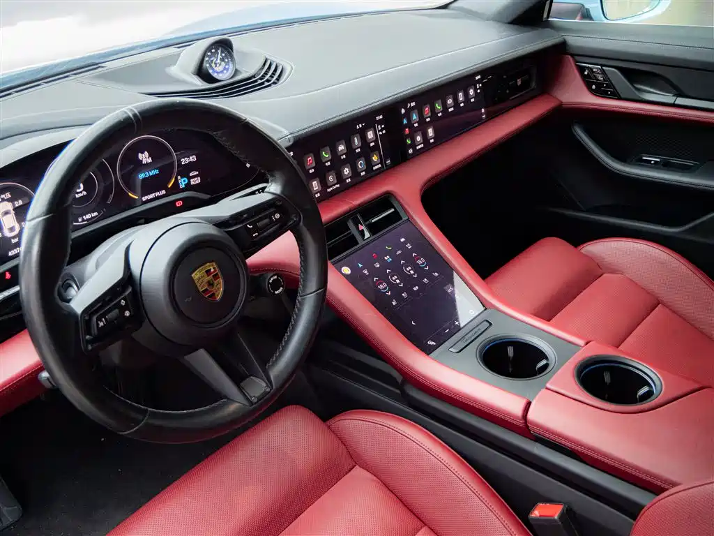 Porsche Taycan 2021 — фото 19