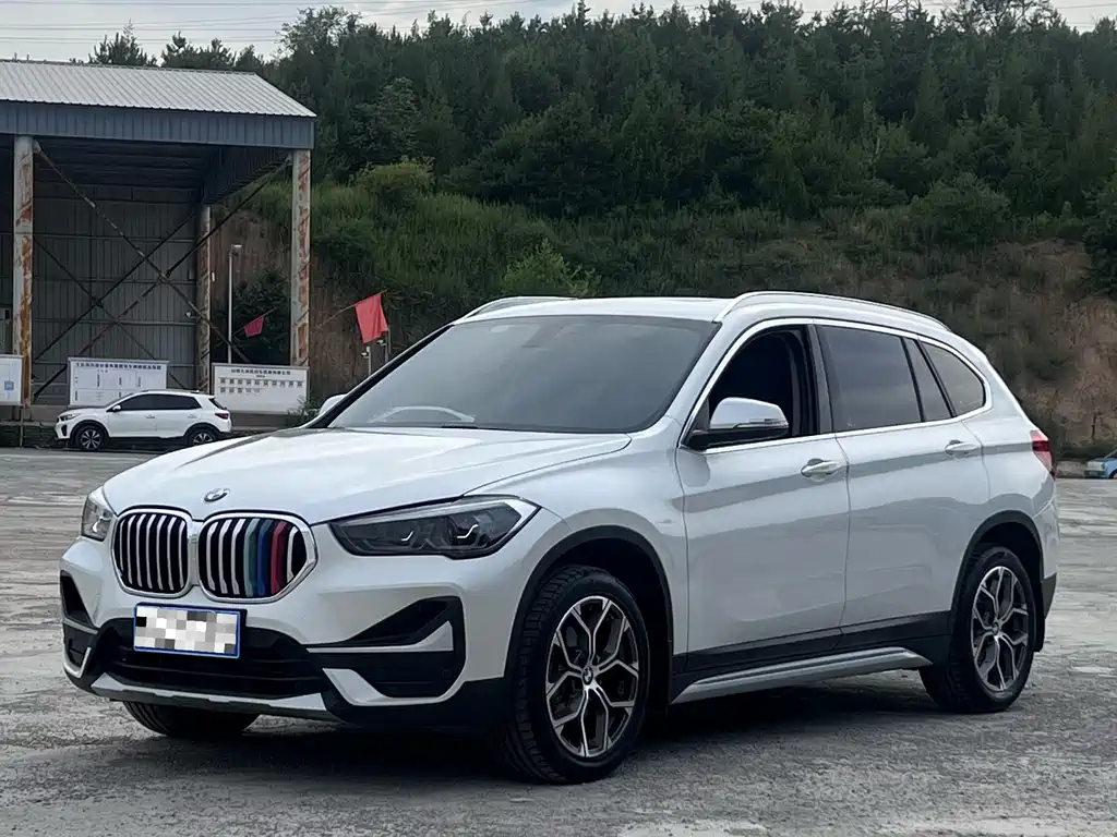 BMW X1 2021 — фото 1
