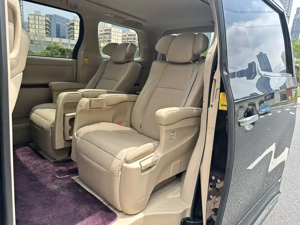 Toyota Alphard 2010 — фото 7