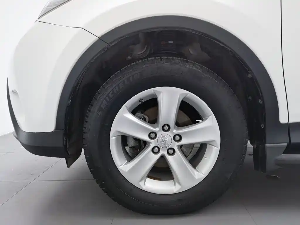 Toyota RAV4 2014 — фото 17