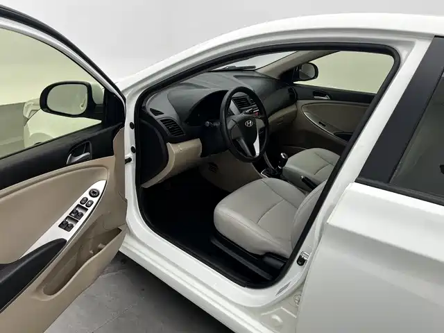 Hyundai Verna 2015 — фото 8