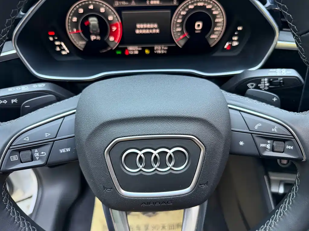 Audi Q3 2023 — фото 16