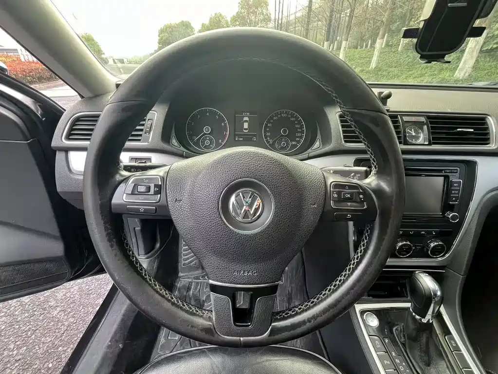 Volkswagen Passat 2016 — фото 14