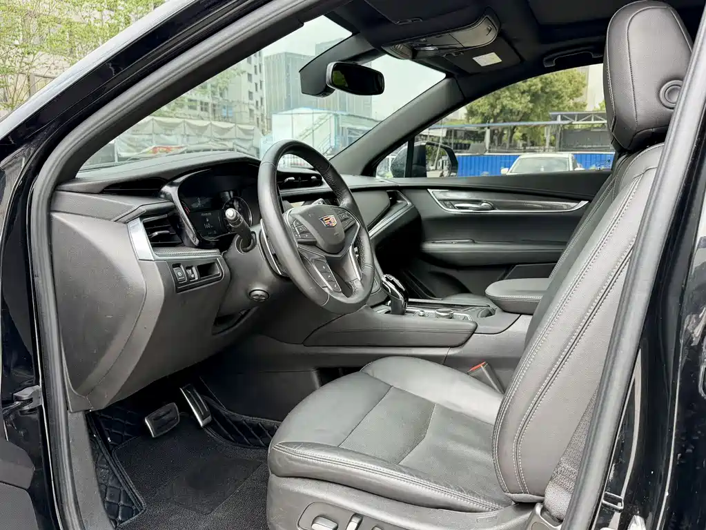 Cadillac XT5 2023 — фото 10