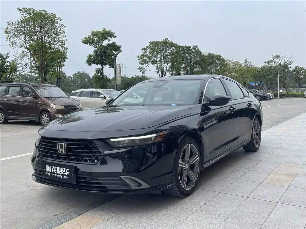 Honda Accord 2025 — фото 1