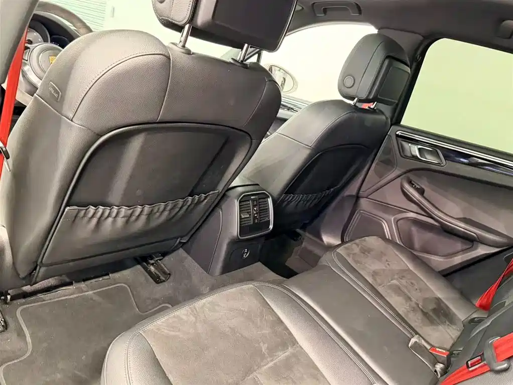 Porsche Macan 2021 — фото 11