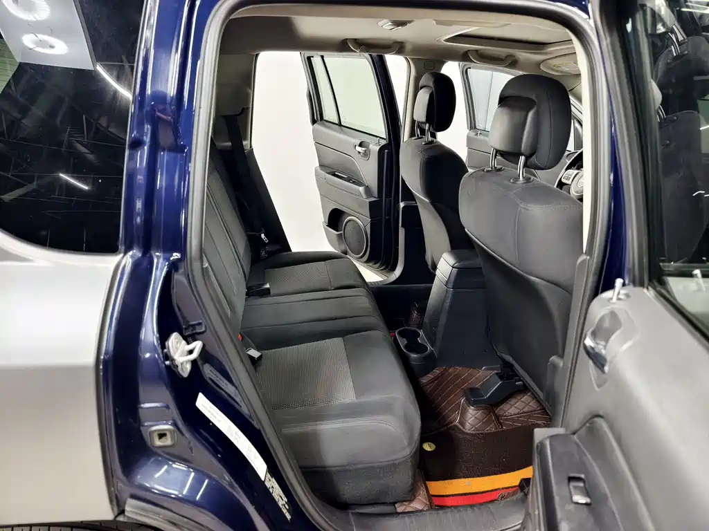 Jeep Compass 2012 — фото 16