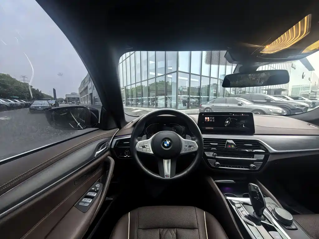 BMW 5 Series 2023 — фото 12