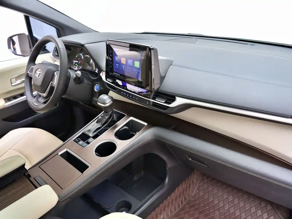 Toyota Sienna 2022 — фото 10