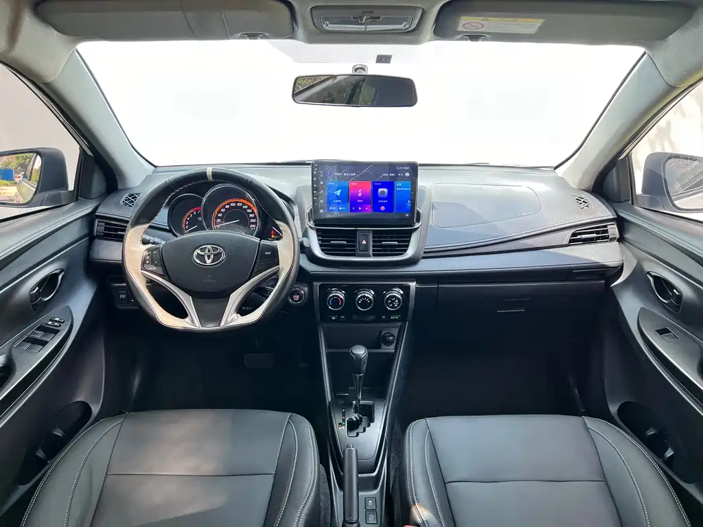 Toyota Yaris L 2022 — фото 8