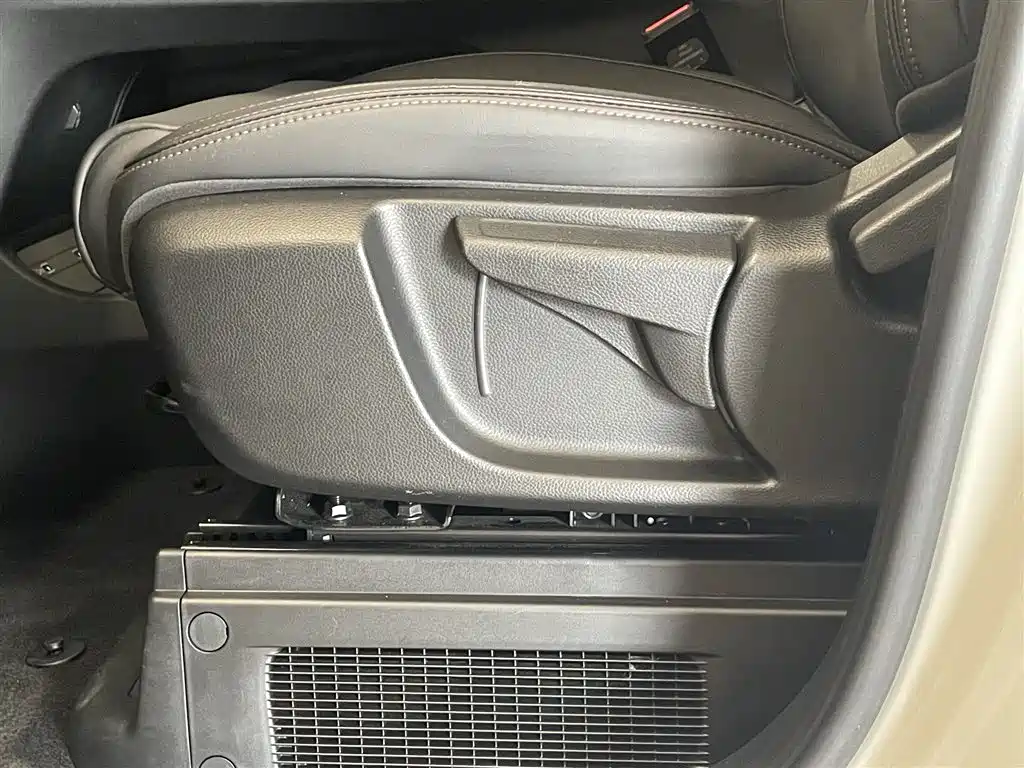 GAC Motor Trumpchi E9 2025 — фото 16