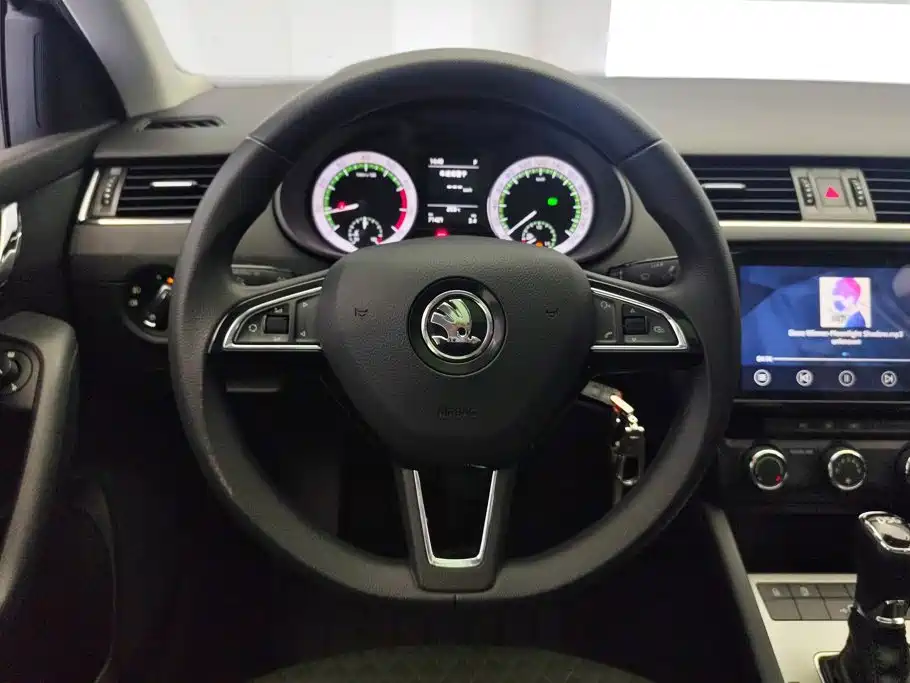 Skoda Octavia 2019 — фото 15