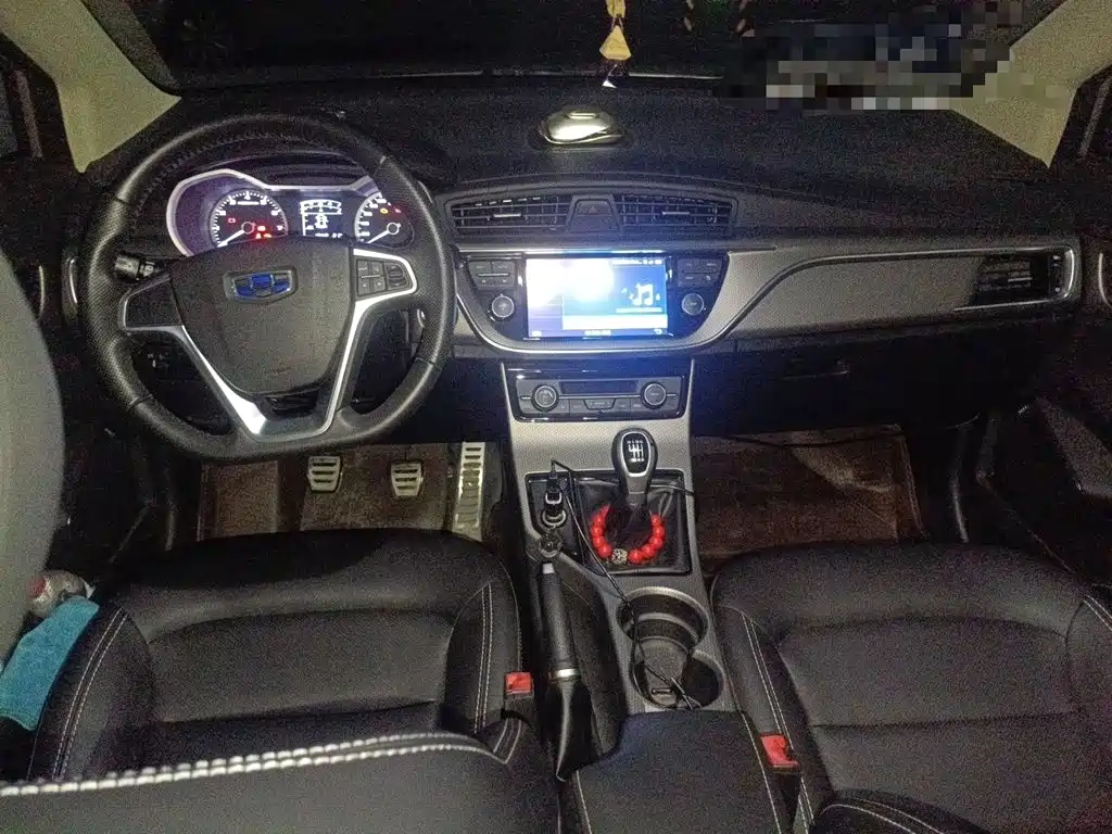 Geely Emgrand GS 2016 — фото 13
