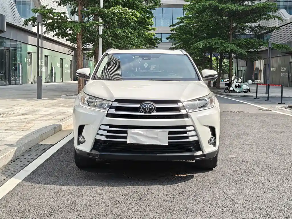 Toyota Highlander 2018 — фото 2