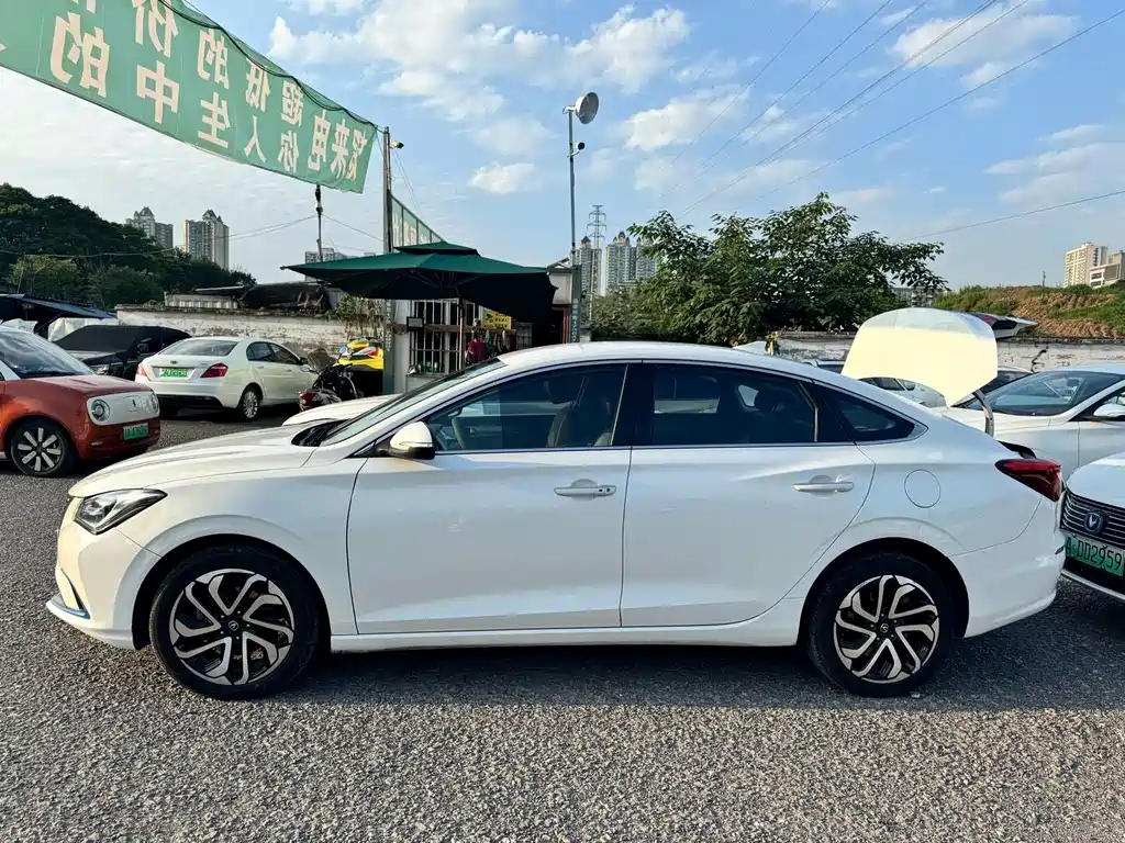 Changan Eado New Energy 2019 — фото 7