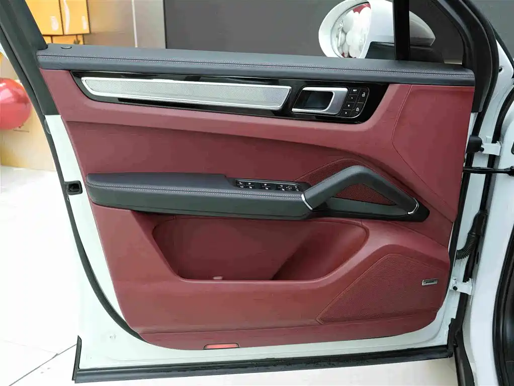 Porsche Cayenne Hybrid 2023 — фото 15