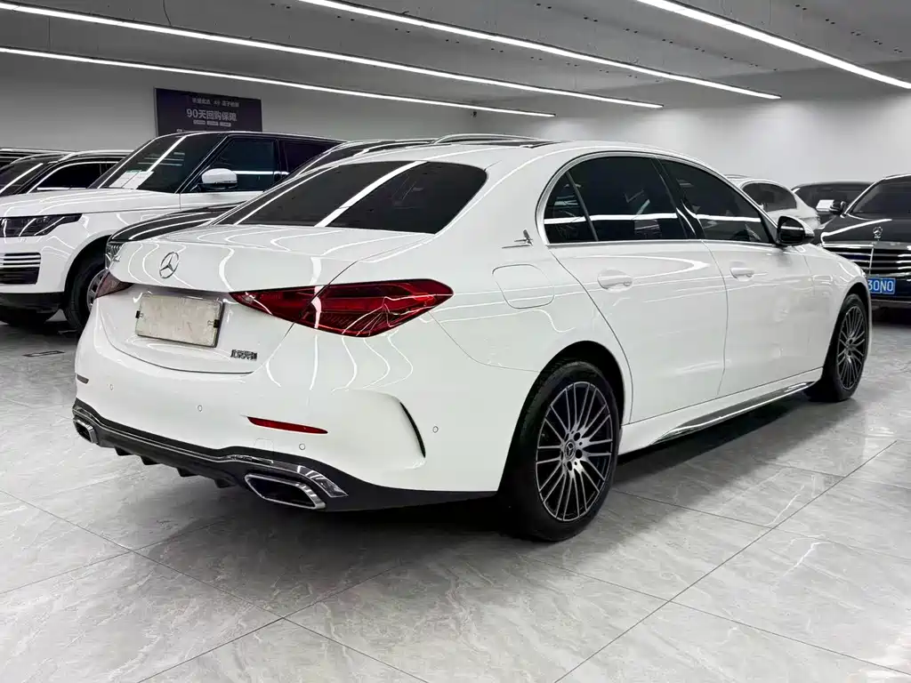 Mercedes-Benz C-Class 2024 — фото 4