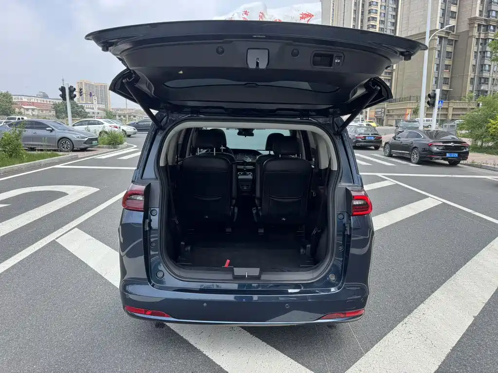 GAC Motor Trumpchi M6 2022 — фото 16