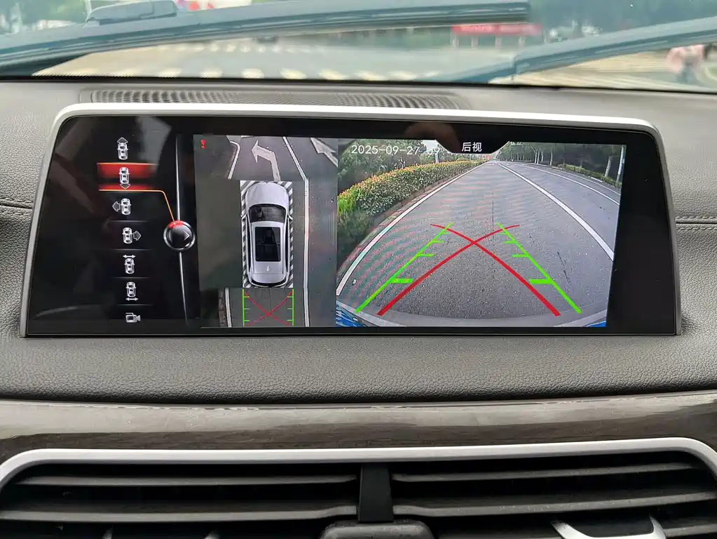 BMW 7 Series 2018 — фото 13