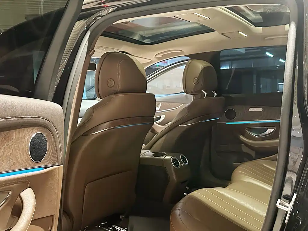 Mercedes-Benz E-Class 2020 — фото 11