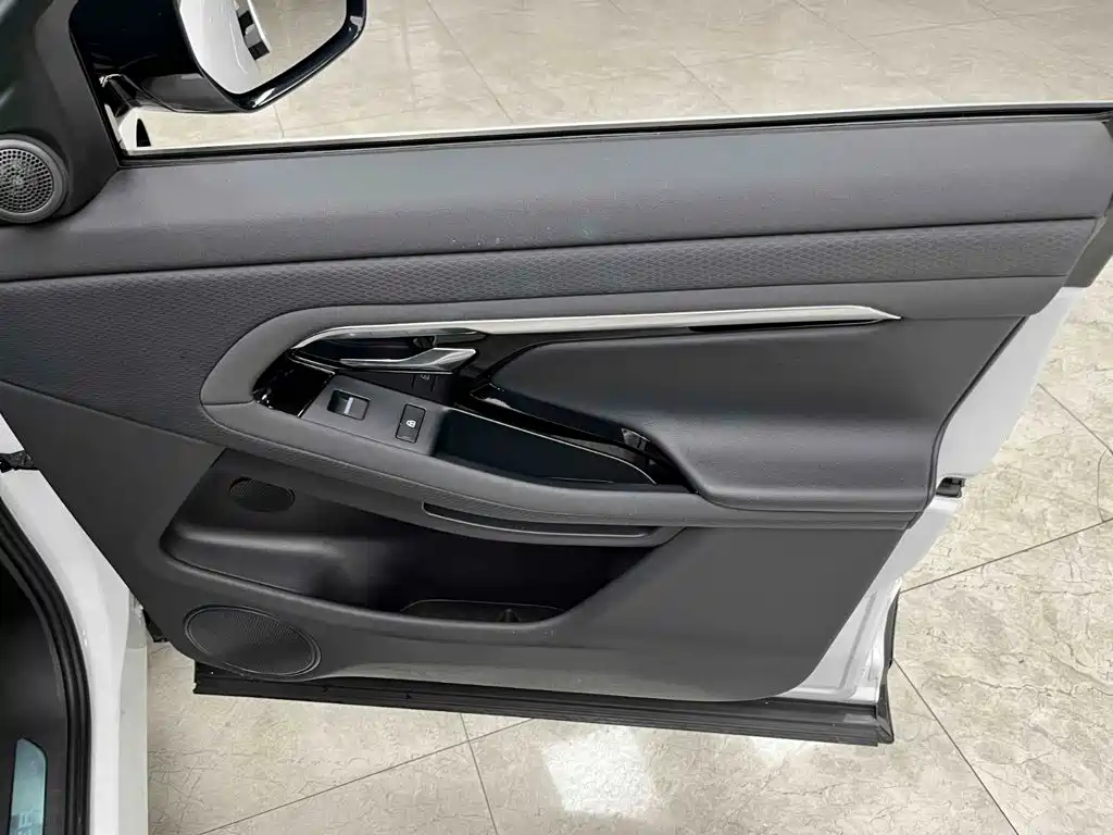 Land Rover Range Rover Evoque 2022 — фото 13