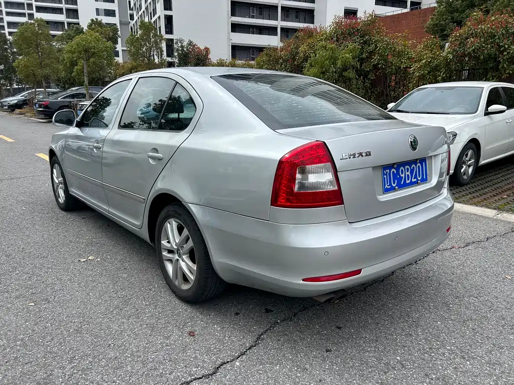 Skoda Octavia 2013 — фото 16
