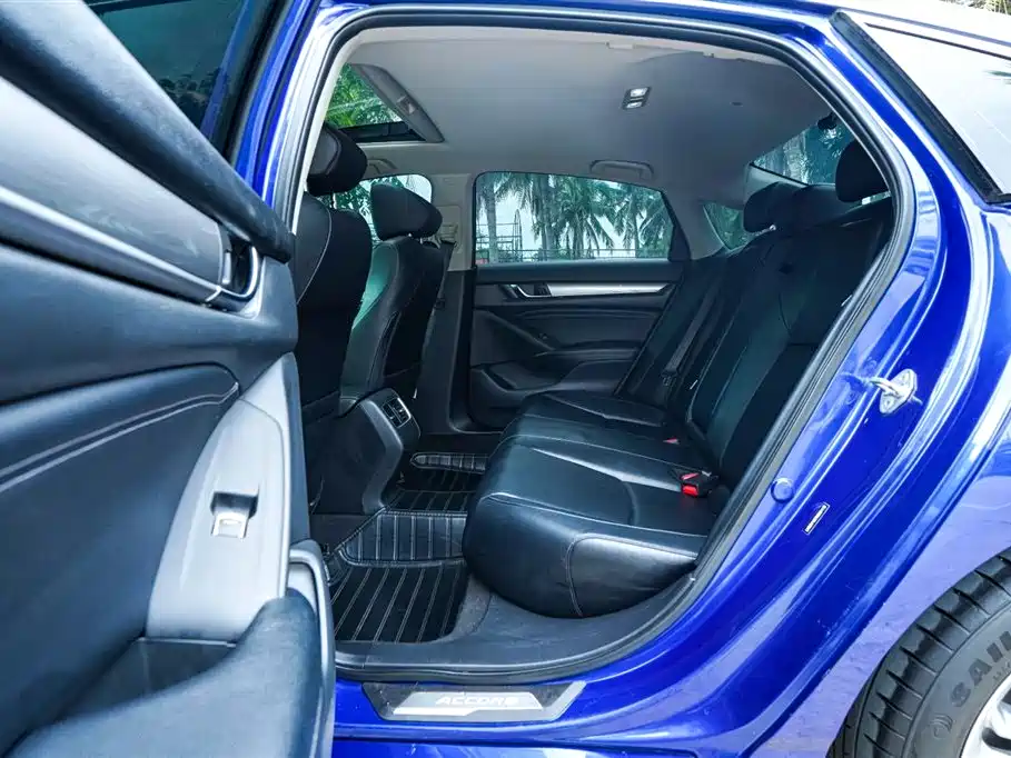 Honda Accord 2018 — фото 17