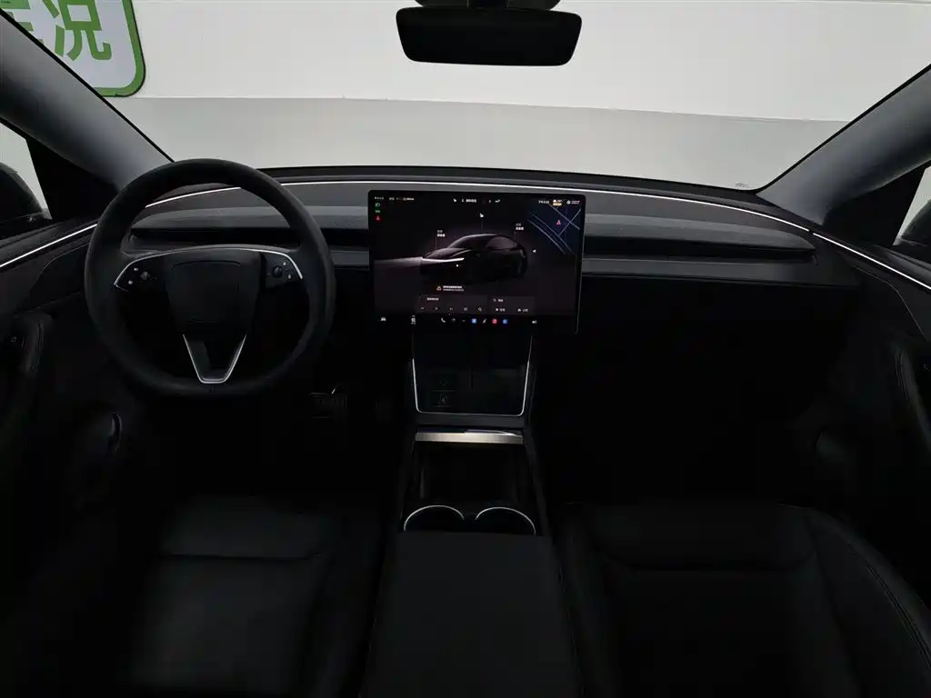Tesla Model Y 2025 — фото 5