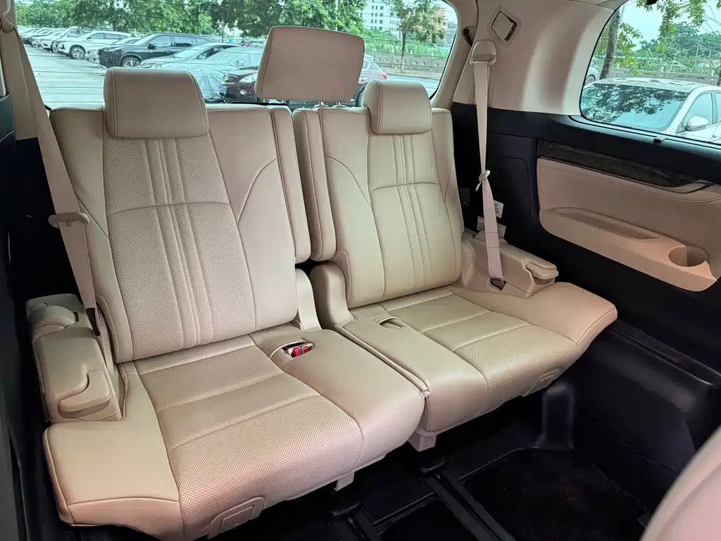Toyota Vellfire 2023 — фото 8