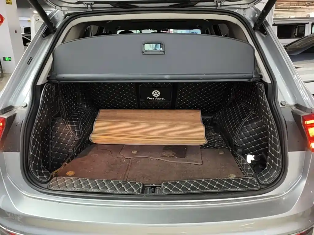 Volkswagen Tiguan L 2023 — фото 15
