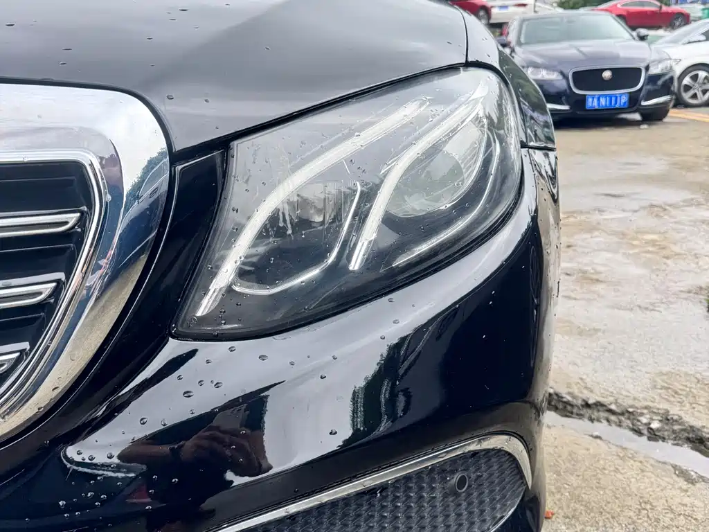 Mercedes-Benz E-Class 2018 — фото 12