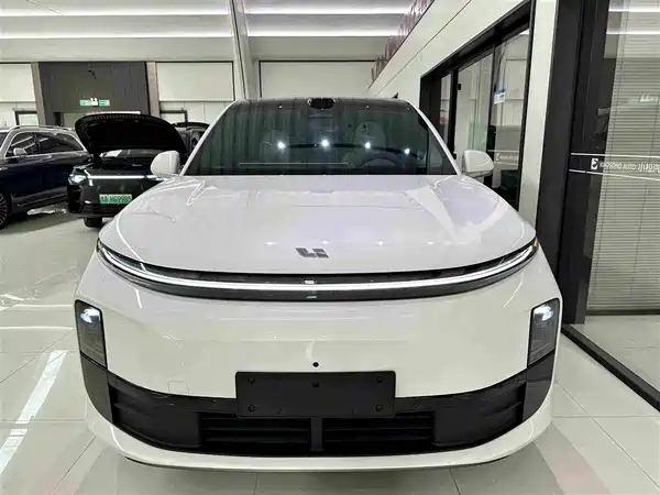 Li Auto L6 2026