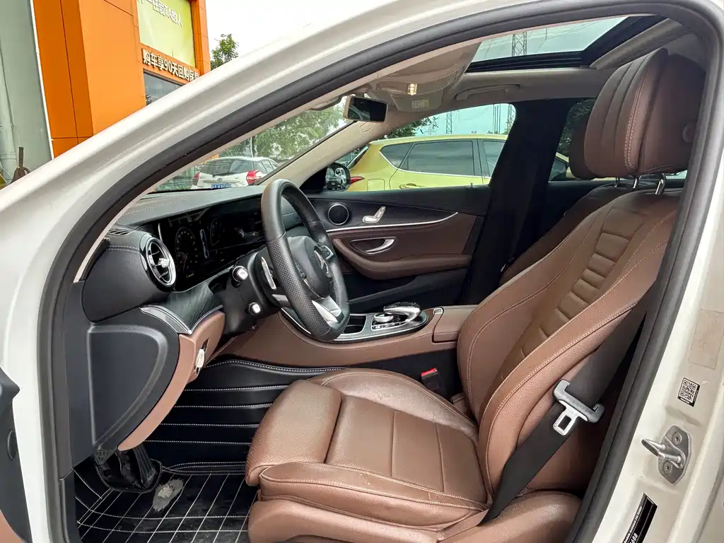 Mercedes-Benz E-Class 2018 — фото 10