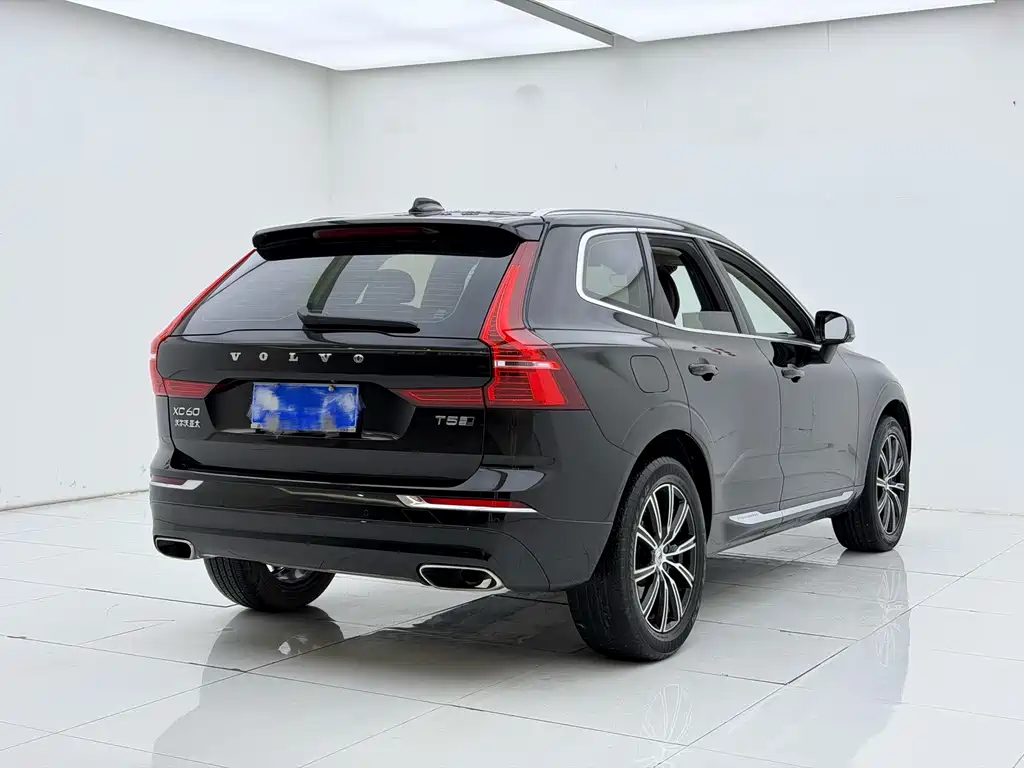 Volvo XC60 2019 — фото 18