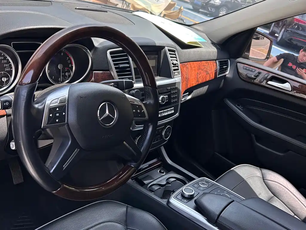 Mercedes-Benz M-Class 2013 — фото 4