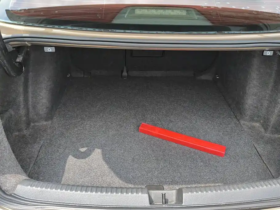 Volkswagen Sagitar 2013