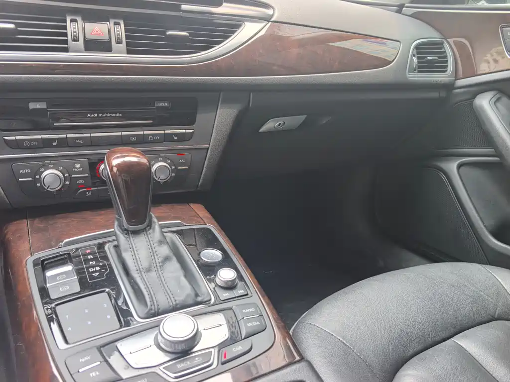 Audi A6L 2018 — фото 13