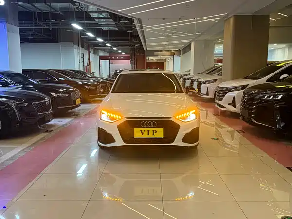 Audi A4L 2020