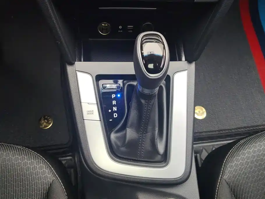 Hyundai Elantra 2018 — фото 16