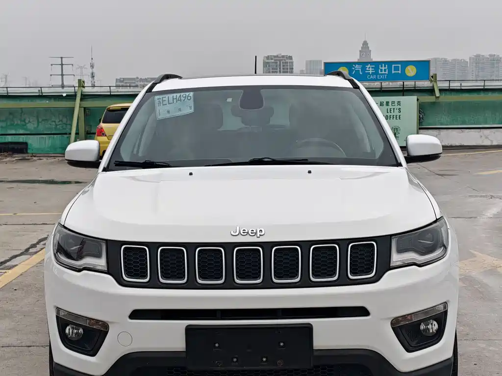 Jeep Compass 2018 — фото 1