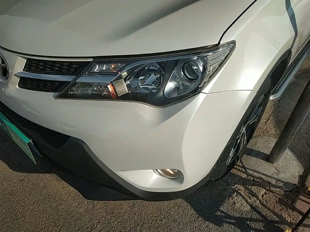 Toyota RAV4 2015 — фото 24