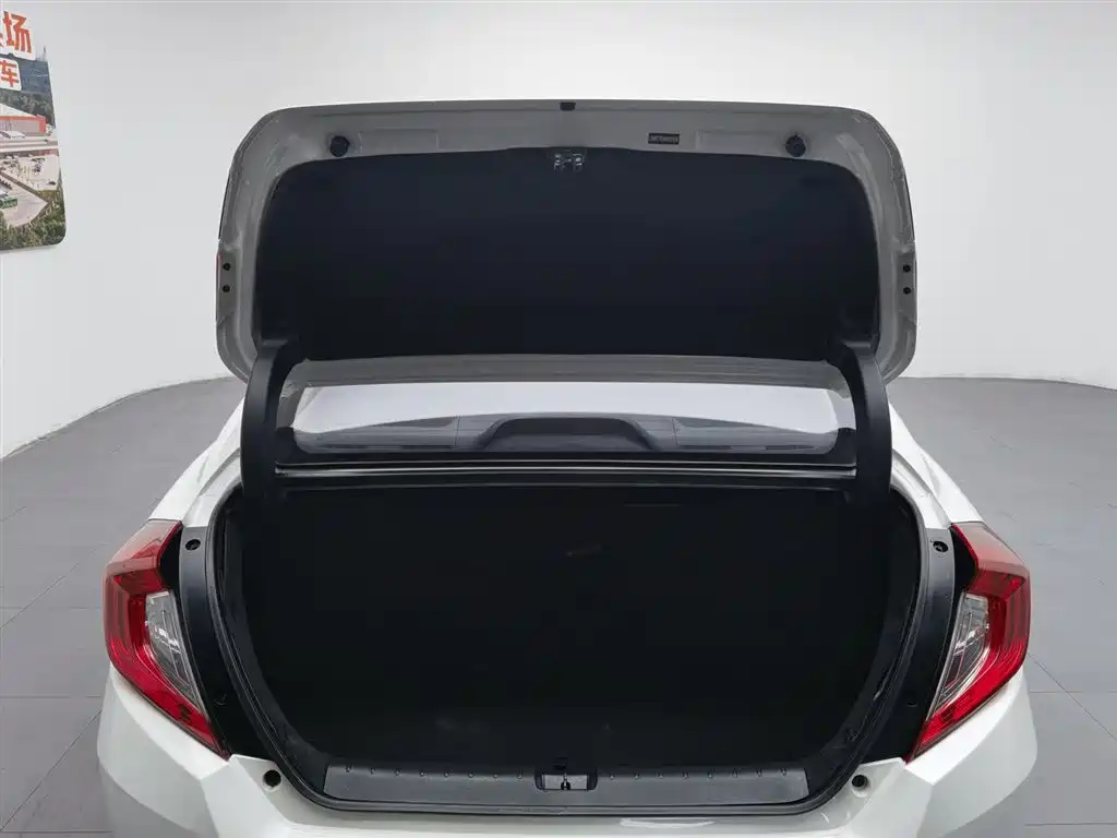 Honda Civic 2018 — фото 16
