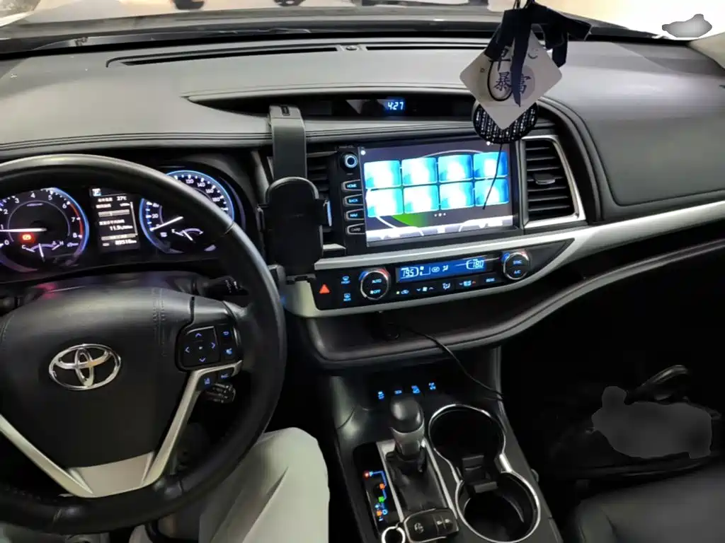 Toyota Highlander 2020 — фото 10