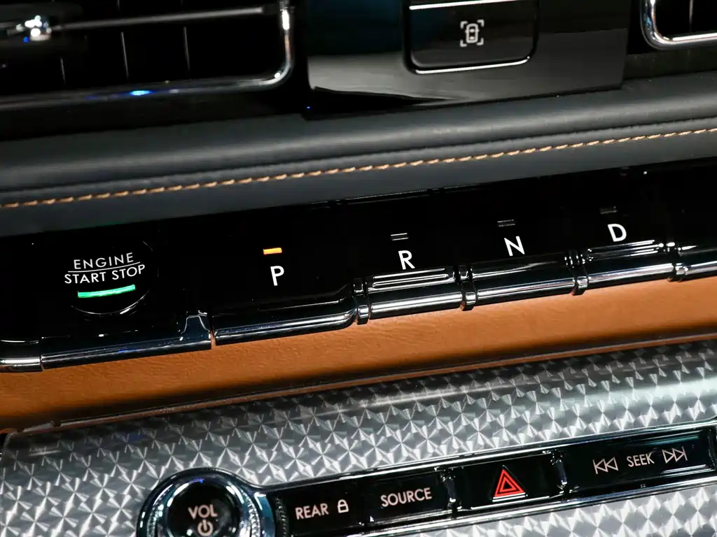 Lincoln Aviator 2020 — фото 16