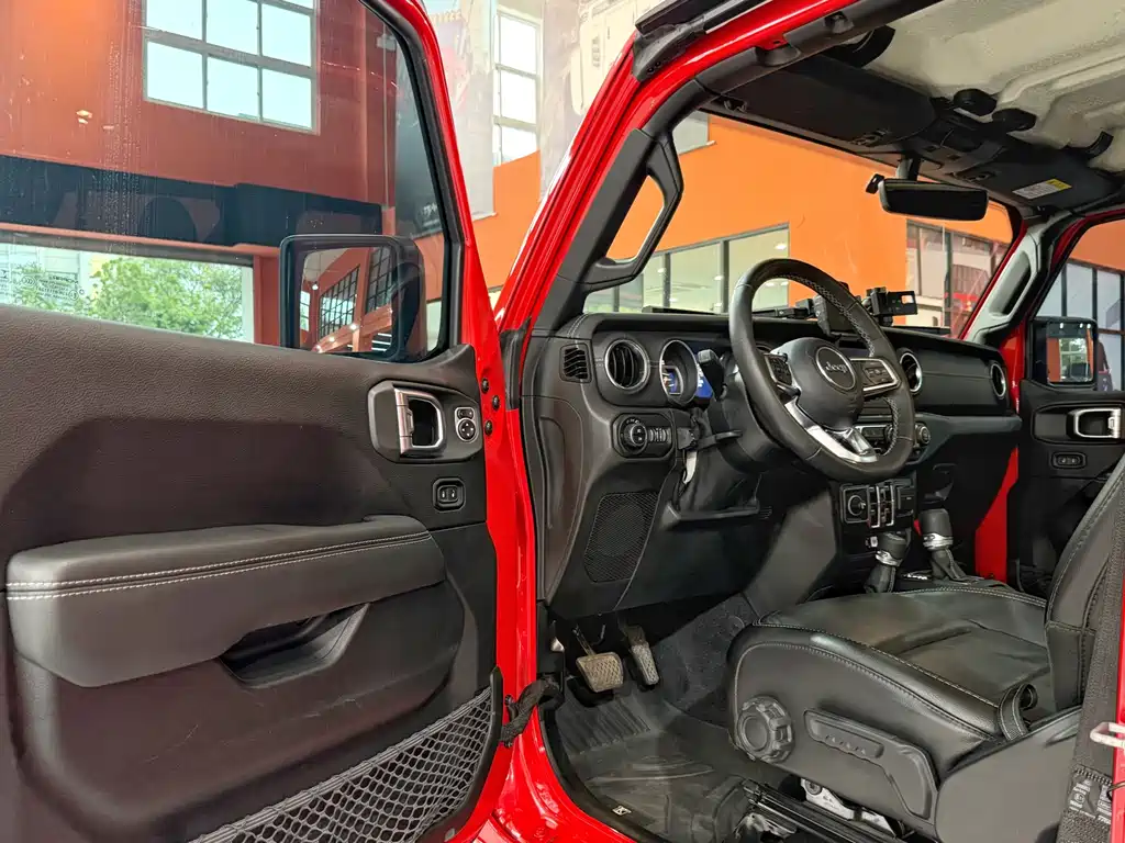 Jeep Wrangler 2020 — фото 20