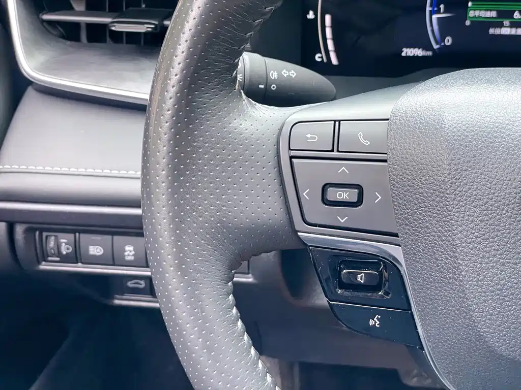 Toyota Camry 2025 — фото 15