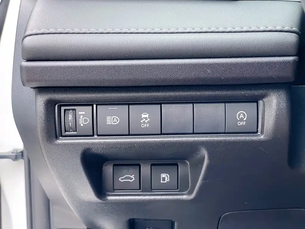 Toyota Camry 2025 — фото 19