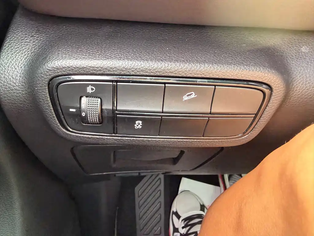 GAC Trumpchi M6 2019 — фото 14