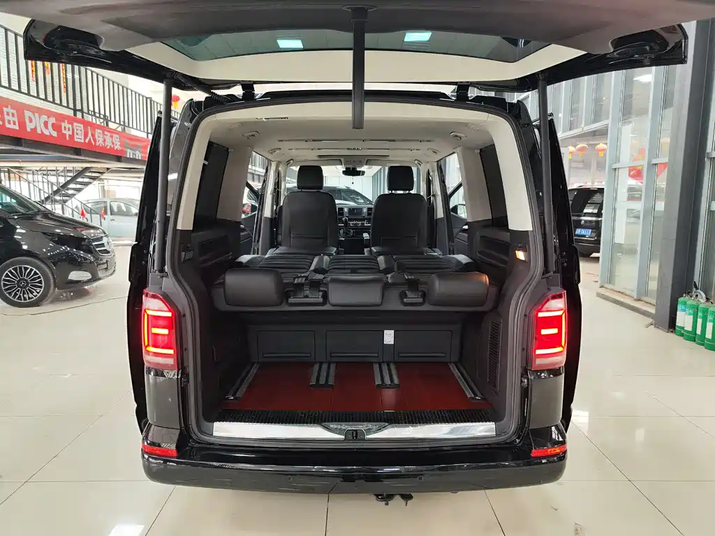 Volkswagen Multivan 2018 — фото 26